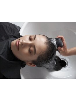 心地よい刺激でヘッドスパのような感覚を楽しめる「marbb」ぜひ体験してみてください！