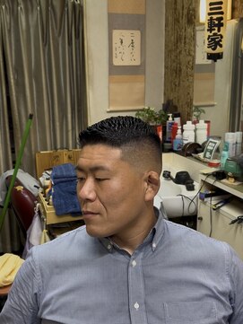 理髪 三軒家 板橋店 アイロンパーマ×スキンフェード