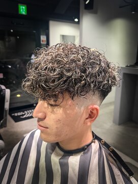 スペインカール/スキンフェード/スパイラルパーマ