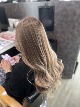 ヘアデザイナーズサロン 三嶋 バレイヤージュ×レイヤーカット