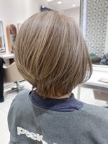 ピークアブー アヴェダ ギンザシックス(PEEK-A-BOO AVEDA GINZASIX) ベージュカラー白髪ぼかしグレーカラーショートボブ50代60代◆
