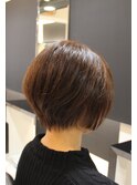 襟足が浮いても大丈夫！前下がりショート