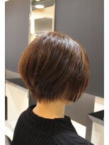ディーヘアーデザイン(d.HAIR DESIGN)&nbsp;襟足が浮いても大丈夫！前下がりショート