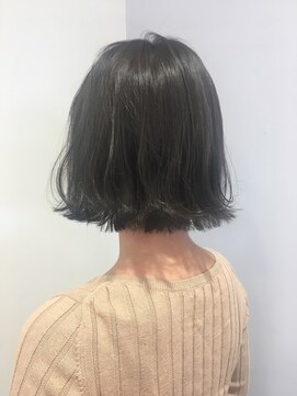 エムサロン 前橋川原(emusalon) 外ハネ切りっぱなしボブ