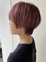 ページヘアー(PAGE HAIR) コーラルピンク　小顔丸みショートボブ