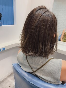 ウーロス(uros.) ナチュラルカラー☆艶ボブ