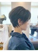 くびれショート_エアリーミディ 黒髪 ホワイトアッシュ