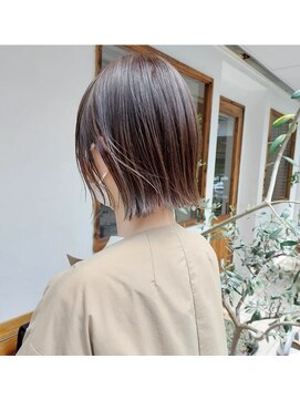 カウチ(Kauti) 柔らかパッツンボブ