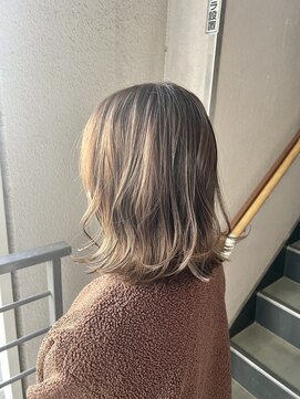 ブロッサム 北浦和店 ハイライトダブルカラーブリーチベージュ髪質改善北浦和