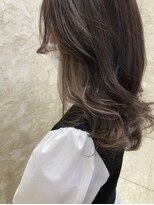 マロウ(mallow)&nbsp;《花屋併設》レイヤーカット×くすみベージュ@20代30代40代