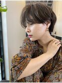 大人ハンサムショート×ベージュカラー×前下がり