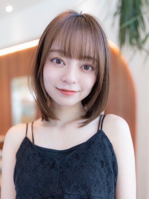 20代30代大人かわいい小顔ひし形ボブグレージュカラー