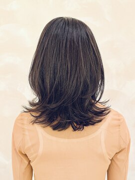 ビュートリアム265(BEAUTRIUM 265) ミディアムレイヤー/レイヤーカット/銀座/くびれヘア/アッシュ