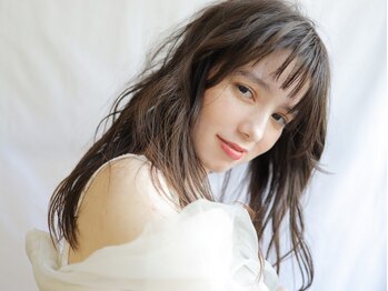 シャンプー(Shampoo)の写真/おしゃれに妥協しない!ワンランク上の大人オーラ漂う色みで、一歩先行くグレイカラーを"Shampoo"で。 