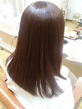 タケダ美容室の写真/《“ザクロカラー”で頭皮と髪に優しく染める♪》繰り返しても髪を細くしない白髪染めでエイジングケアも◎