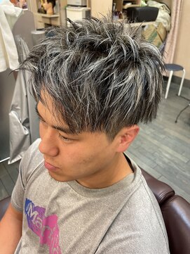 銀座マツナガ 浅草店 ツーブロ/短髪/アップバングショート/シルバーメッシュ