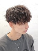 難波ツイストパーマメンズスパイラルパーマフェザーショート色気