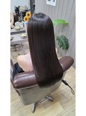 髪を補修する縮毛矯正で美しいストレートヘアーへ髪質改善
