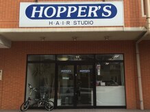 ヘアースタジオ ホッパーズ(HAIR STUDIO HOPPER’S)の雰囲気（オレンジ色のマンション一階が目印です★）