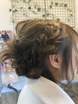 プチルポ(Petit Repos) アップヘアー