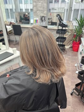 リファイン バイ アフィナー 本厚木店(Refine by Afinar) 【本厚木/本厚木駅】複雑履歴シャドールーツ(2枚目にbefore)