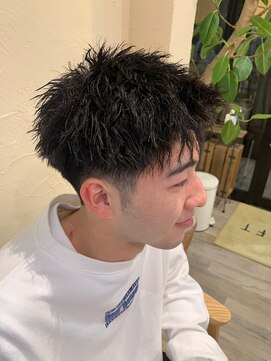 シフト(SHEEFT) すっきり刈り上げショート!ツイストパーマ◇スーツマニッシュ