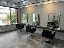 ネオヘアー 緑地公園(Neo hair)の雰囲気（◆店内はグレーベースでオシャレで清潔な店内）