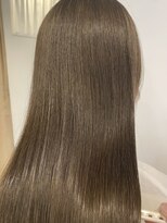 エイチ(H)&nbsp;美髪ミニウルフデジタルパーマショートカットミディアム30代