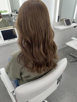 イロウ 山口どうもん店(IROW) レイヤーカット ブリーチカラー 韓国ヘア 髪質改善 【山口】