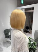 ブロンドカラーミルクティーベージュハイトーンボブ