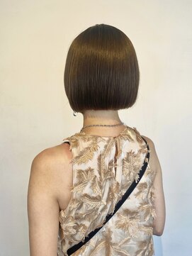 アンサン(unsung) 柔らかベージュミニボブ