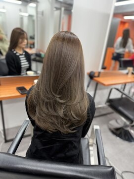 レブ 三条河原町(Reb,) ブリーチなしダブルカラーレイヤーカットミルクティーベージュ