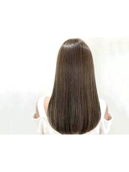 髪質改善トリートメントで、髪の芯から美しくしなやかな艶となめらかな指通りが叶う♪