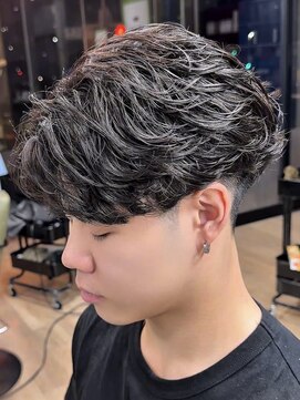 ヨリ サッポロ 札幌大通(yori SAPPORO) ニュアンスパーマ/センターパート/韓国マッシュ/ダークアッシュ