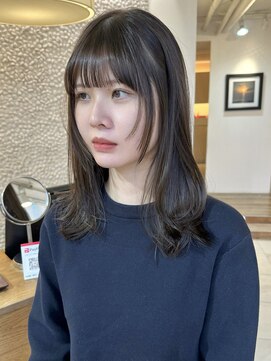 ビーチ(BEACH) オリーブベージュ顔まわりレイヤーミディアムへヘア