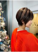 小顔ショートボブカラー大人ショートボブひし形ショートカット