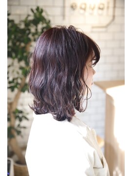 ヘア イコール(hair＝equal) かわいい　肩口ウェーブ　Ｓ／Ｓ アメリカンチェリー