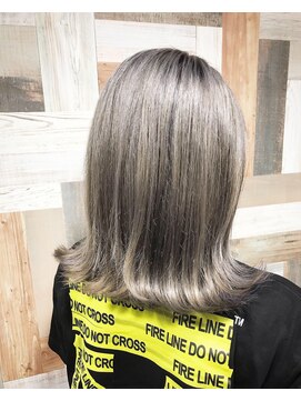 bleach color/silver grege