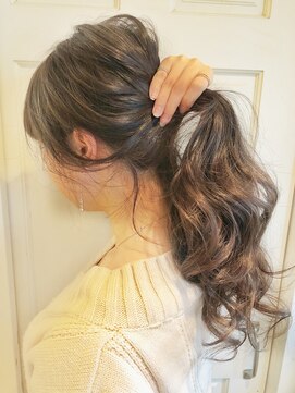 ヘアーワークス ヘルム 渋谷店(HAIR WORKS HELM) [HELM渋谷]ベージュ×ポニーアレンジ☆