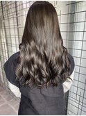 オリーブグレージュ