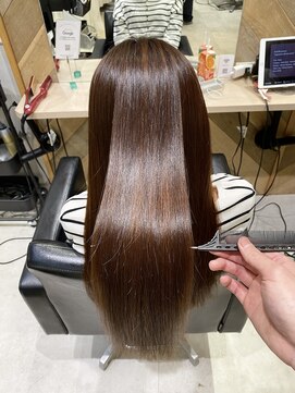 フリーラ 京都河原町三条店(freera) 艶髪ストレート