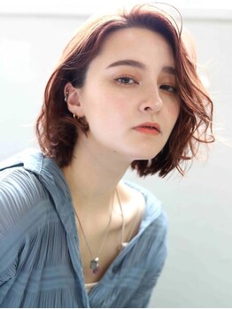 アンダーバー(11)の写真/《ダメージレスで透明感のある艶カラー》頭皮や髪に優しく、髪の芯から潤いを与え艶やかで上品な質感に◇