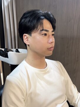 ラックスビー プレミアム 大阪駅前第3ビル店(LUXBE PREMIUM) ナチュラルセンターパート 黒髪ビジネスマンスタイル