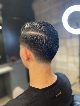 フランクスバーバー アンド ビアークラブ(FRANK'S BARBER and BEER CLUB) ナチュラルフェード