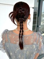 セプト 天神大名(SEPT.)&nbsp;ヘアセット カチモリ アップスタイル 編み下ろしポニー