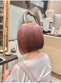 ピンクベージュ×艶ボブ　