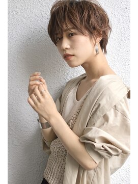 テラス 茨木(Terrace) ふんわりショートカット！前髪ありくすみカラー10代20代30代40代