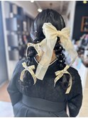 卒業式ヘアアレンジ リボン盛り盛りツイン編み