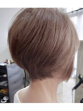 リミ(LIMI) 【白髪ぼかし】くびれショート