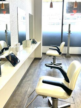 TBK 希望ヶ丘店の写真/ベテランスタイリスト在籍のサロン！お悩み解決×じっくり相談できるプライベート空間が魅力的♪